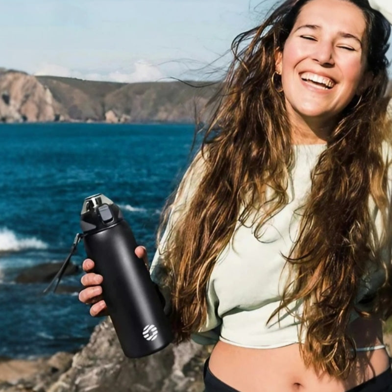 Bouteille isotherme 1 L utilisée en extérieur