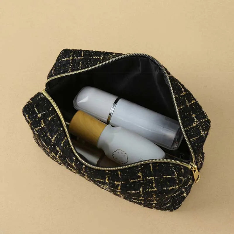 Détail de la fermeture zippée de la trousse