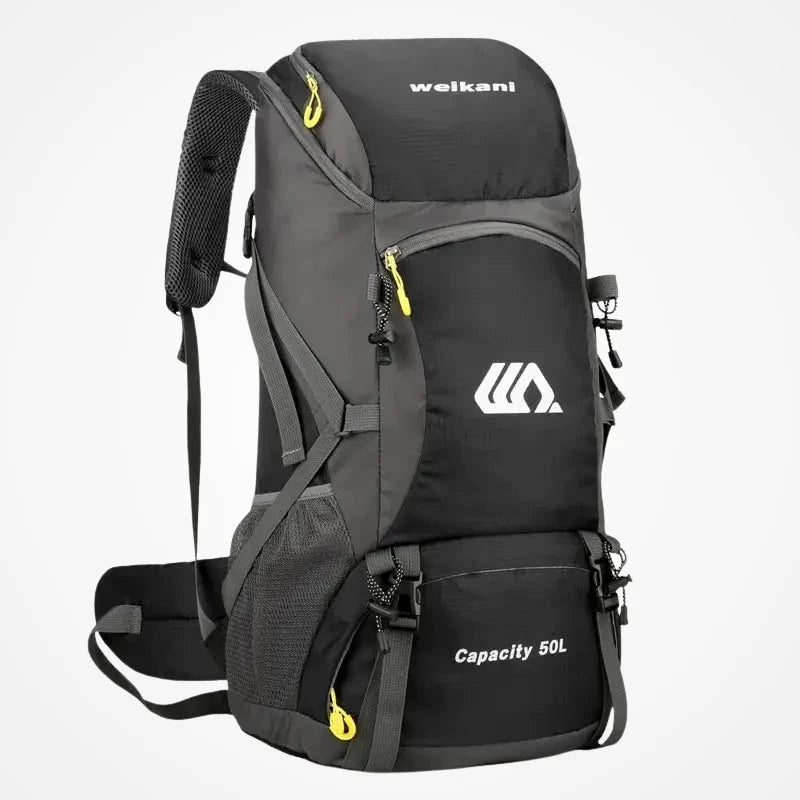 Détail des sangles et poches du sac de trekking