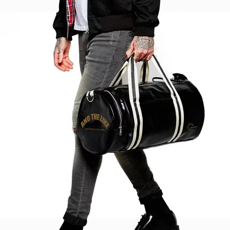 Sac en cuir porté à l'épaule avec bandoulière