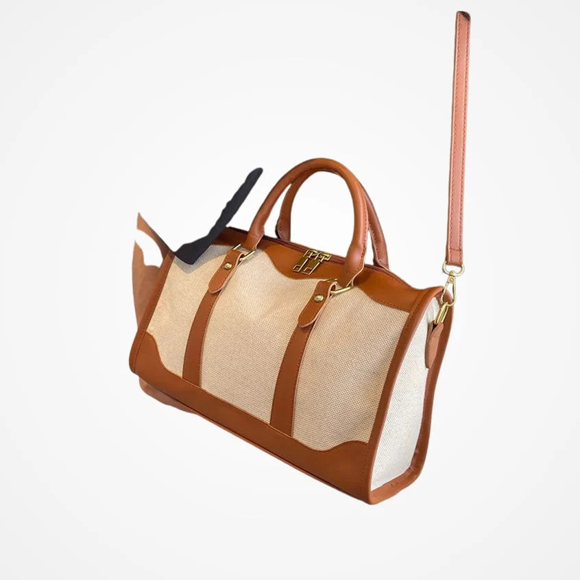 Détail des finitions du sac week-end femme