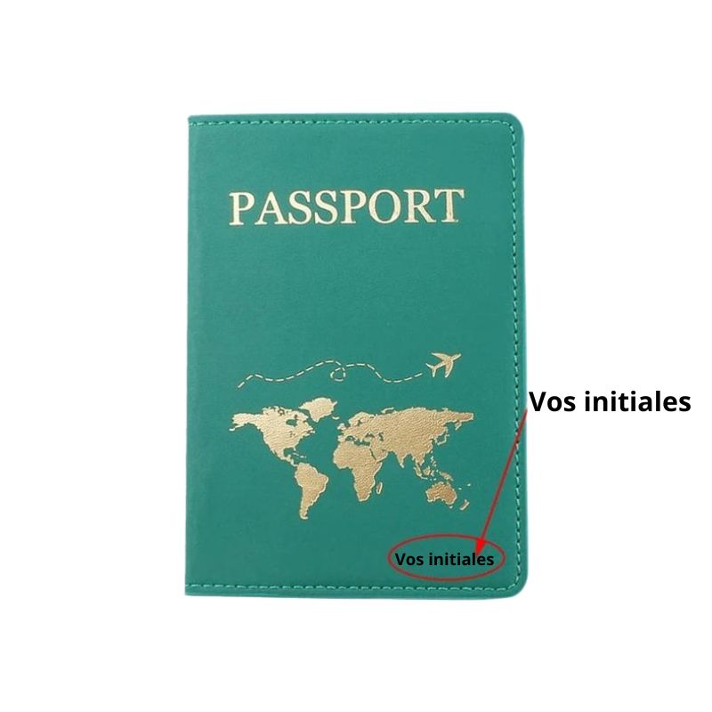 Détail des initiales personnalisées sur l'étui passeport