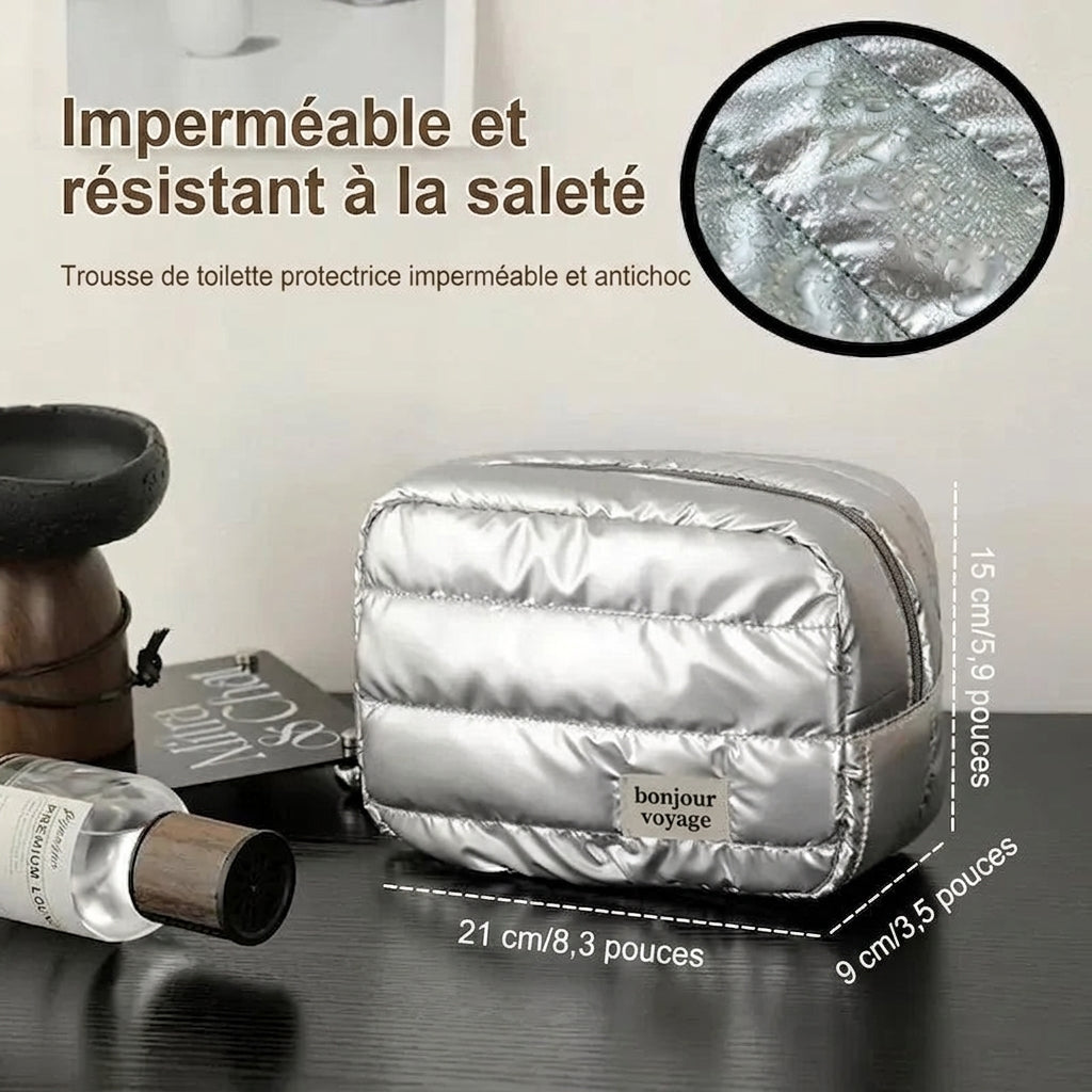 Comparaison des tailles S et L de la trousse de toilette