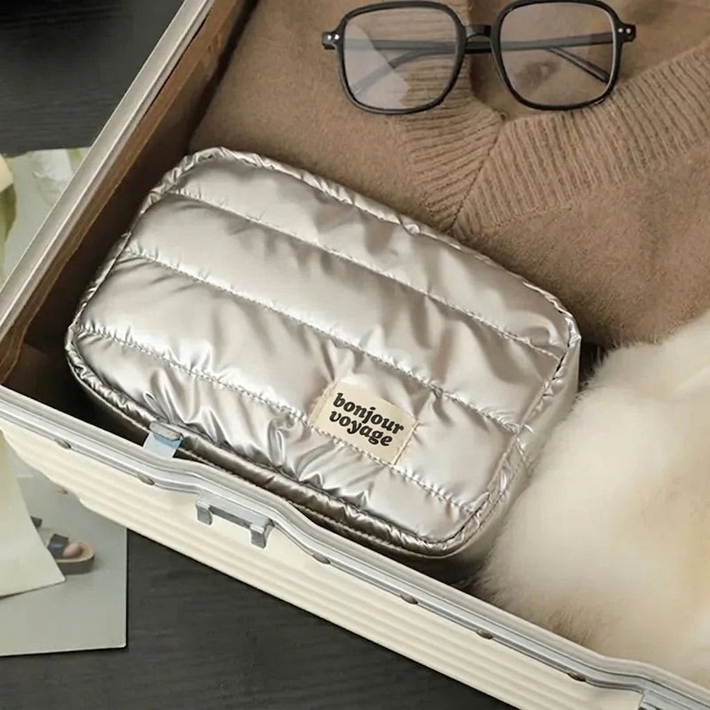Trousse de toilette imperméable en situation de voyage
