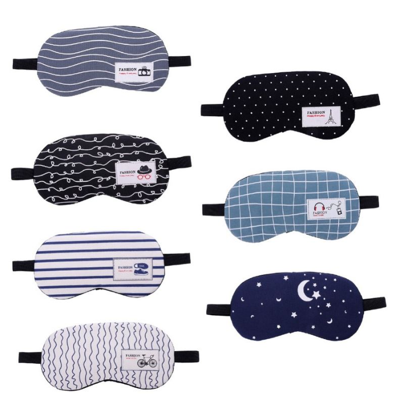 Masque de nuit à motifs porté pendant le repos