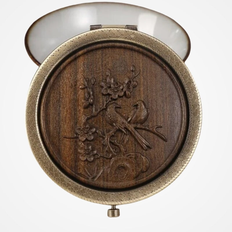 Miroir de poche rond en bois gravé, vue de face