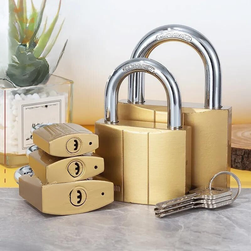 Détail du mécanisme du cadenas de voyage