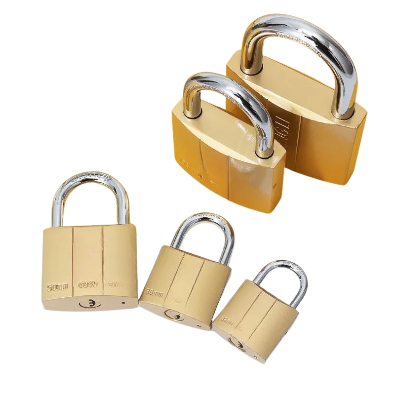 Cadenas de voyage en métal vu de près