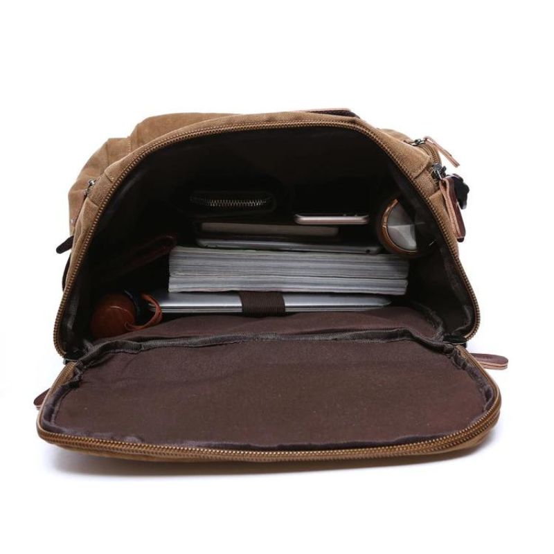 Vue de face du sac à dos vintage