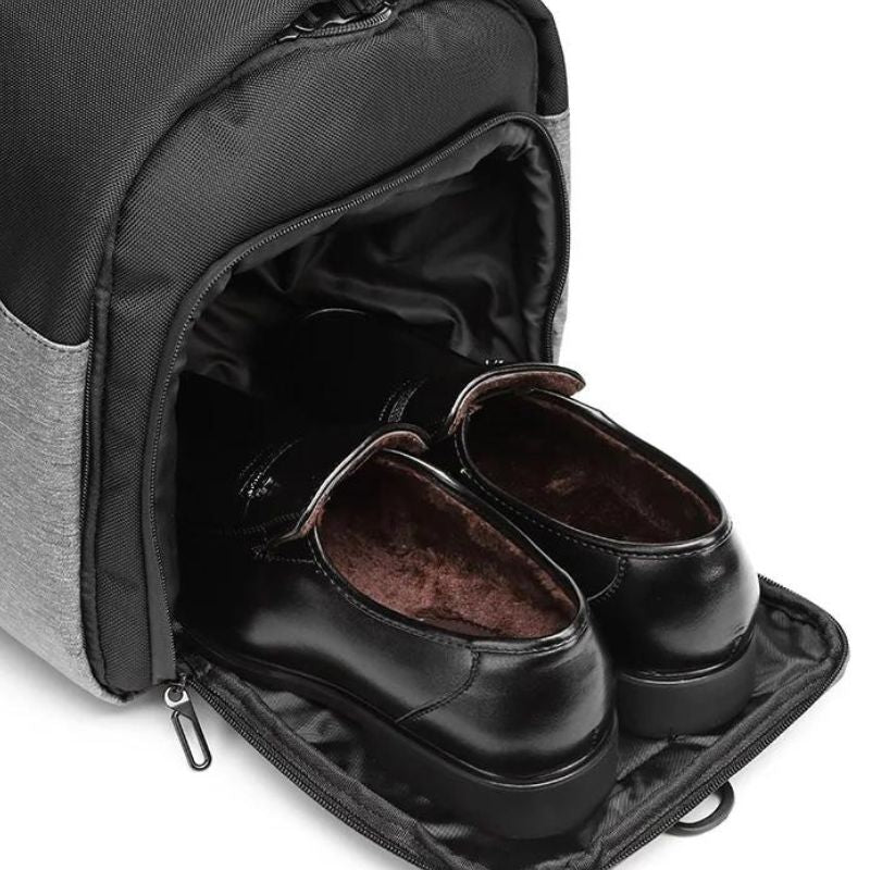 Sac porte-costume plié en format voyage