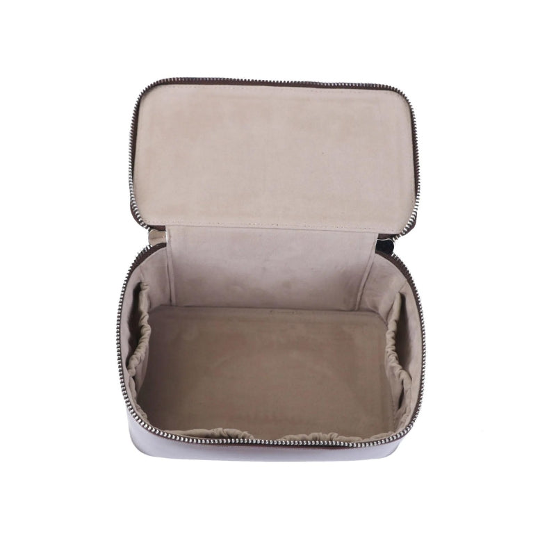 Intérieur de la trousse de toilette en cuir