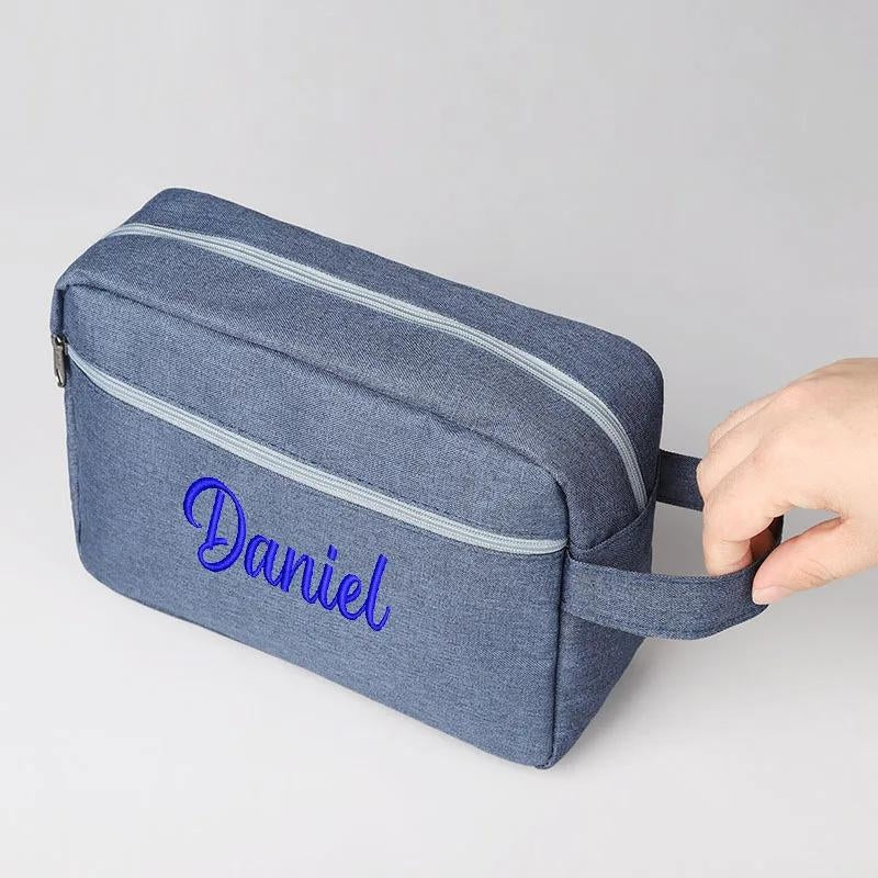 Trousse de toilette personnalisée vue de face