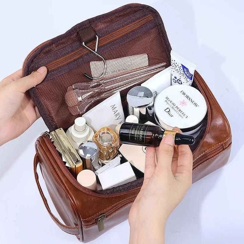 Trousse de toilette homme ouverte avec compartiments