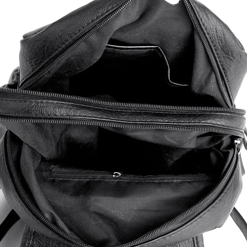 Coloris noir et marron du sac à dos en cuir