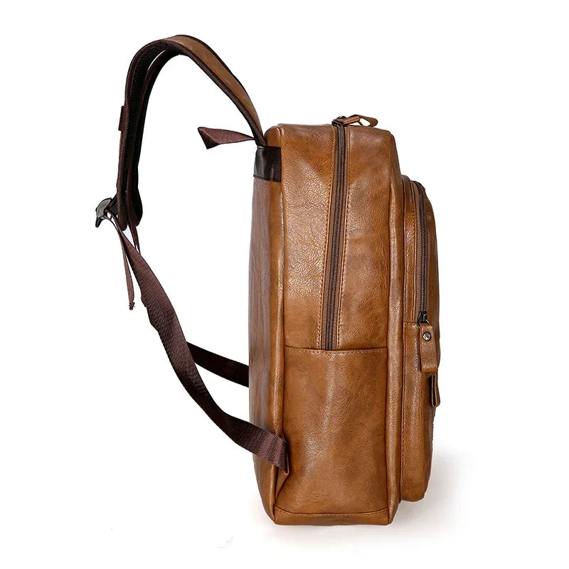 Sac à dos homme en cuir présenté en trois coloris
