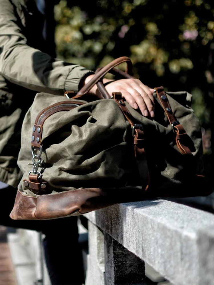 Compartiment principal ouvert du sac de voyage