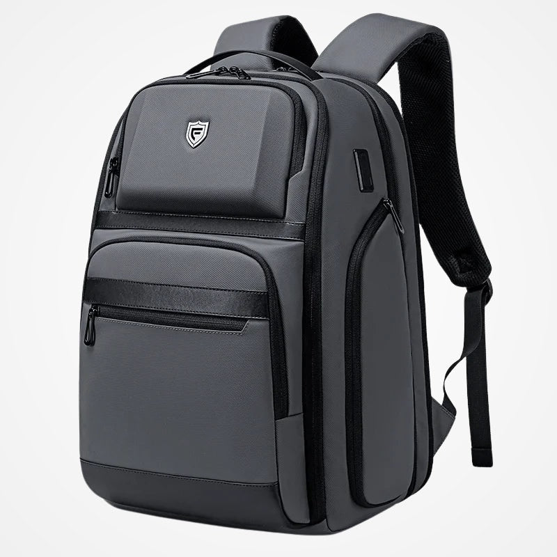 Ouverture façon valise du sac à dos de voyage