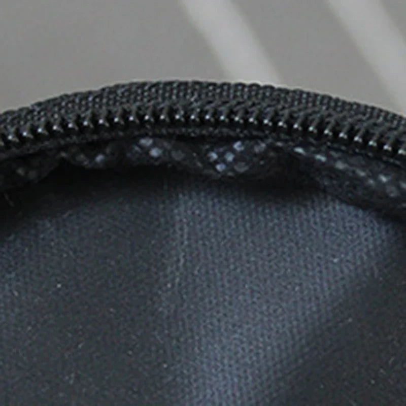 Sac de sport de voyage présenté en plusieurs coloris