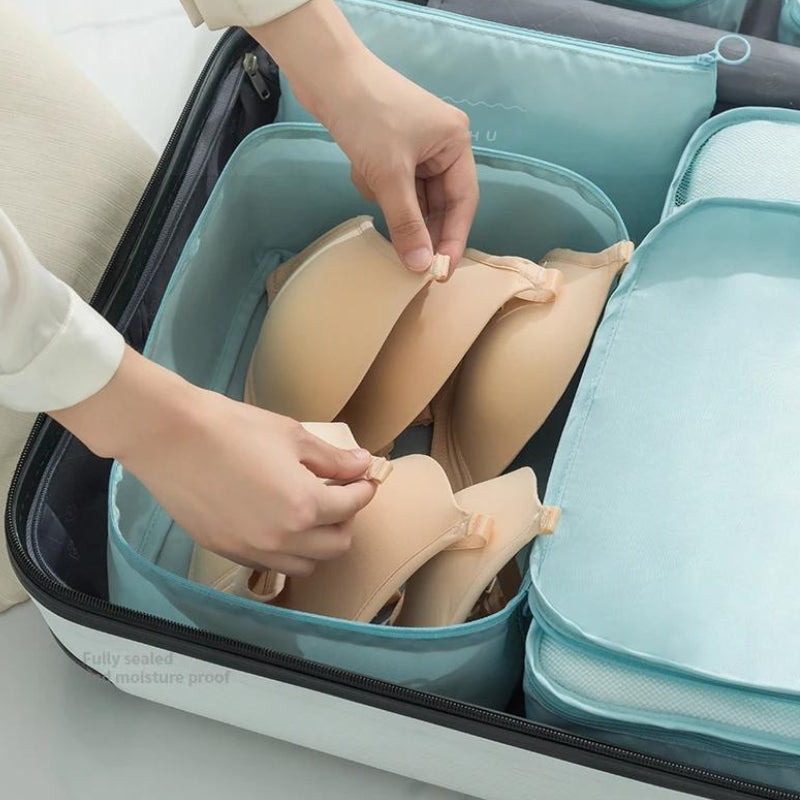 Organisateurs de bagage avec fermetures éclair, vue rapprochée