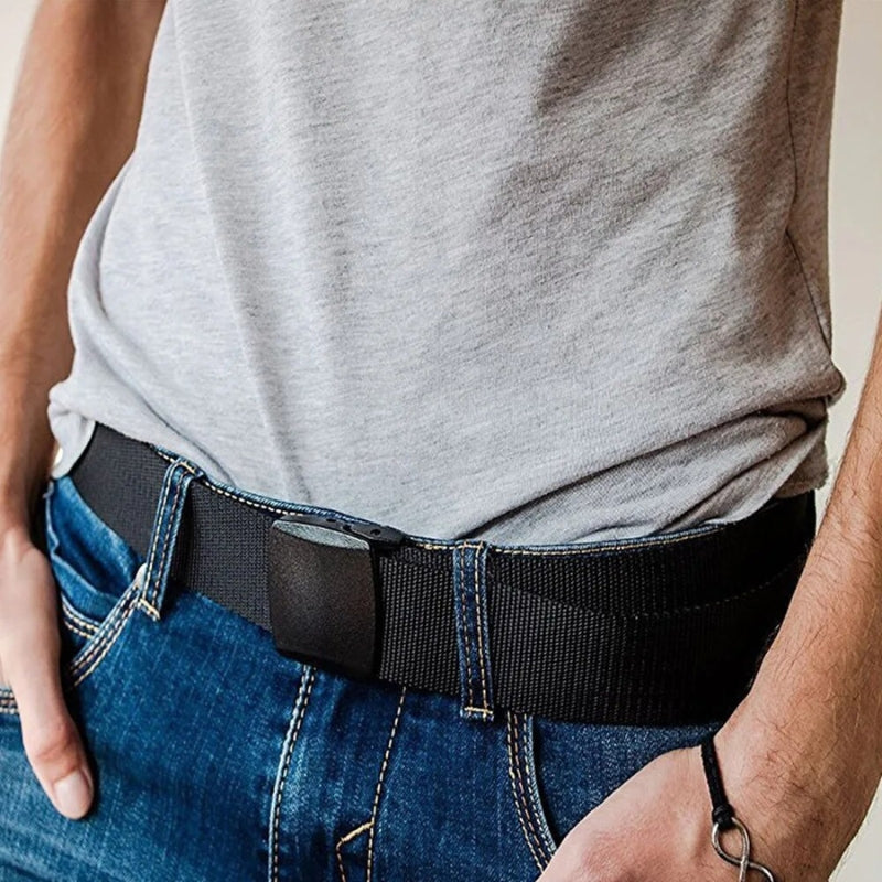 Billet glissé dans la pochette secrète de la ceinture