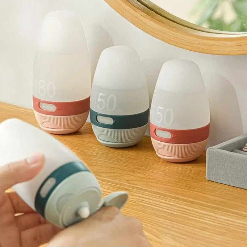 Flacon en silicone pressé pour distribuer le produit
