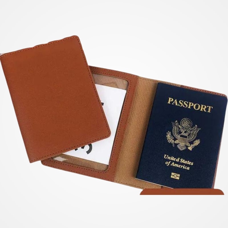 Porte-documents de voyage ouvert avec passeport et cartes