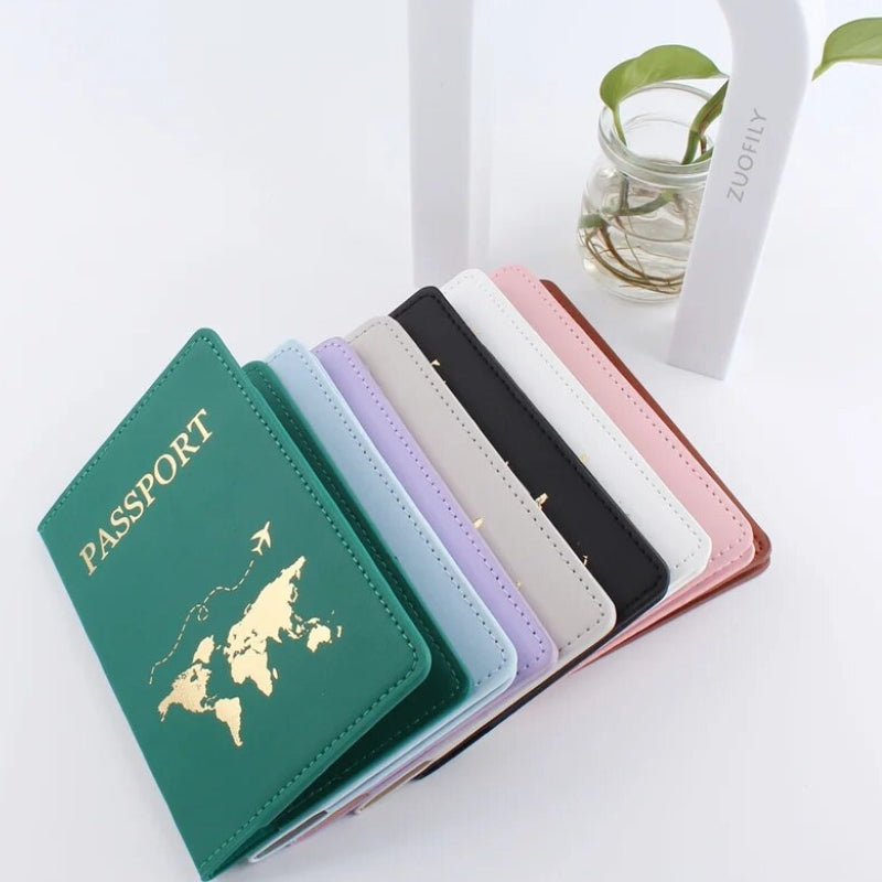 Passeport inséré dans l'étui en liège