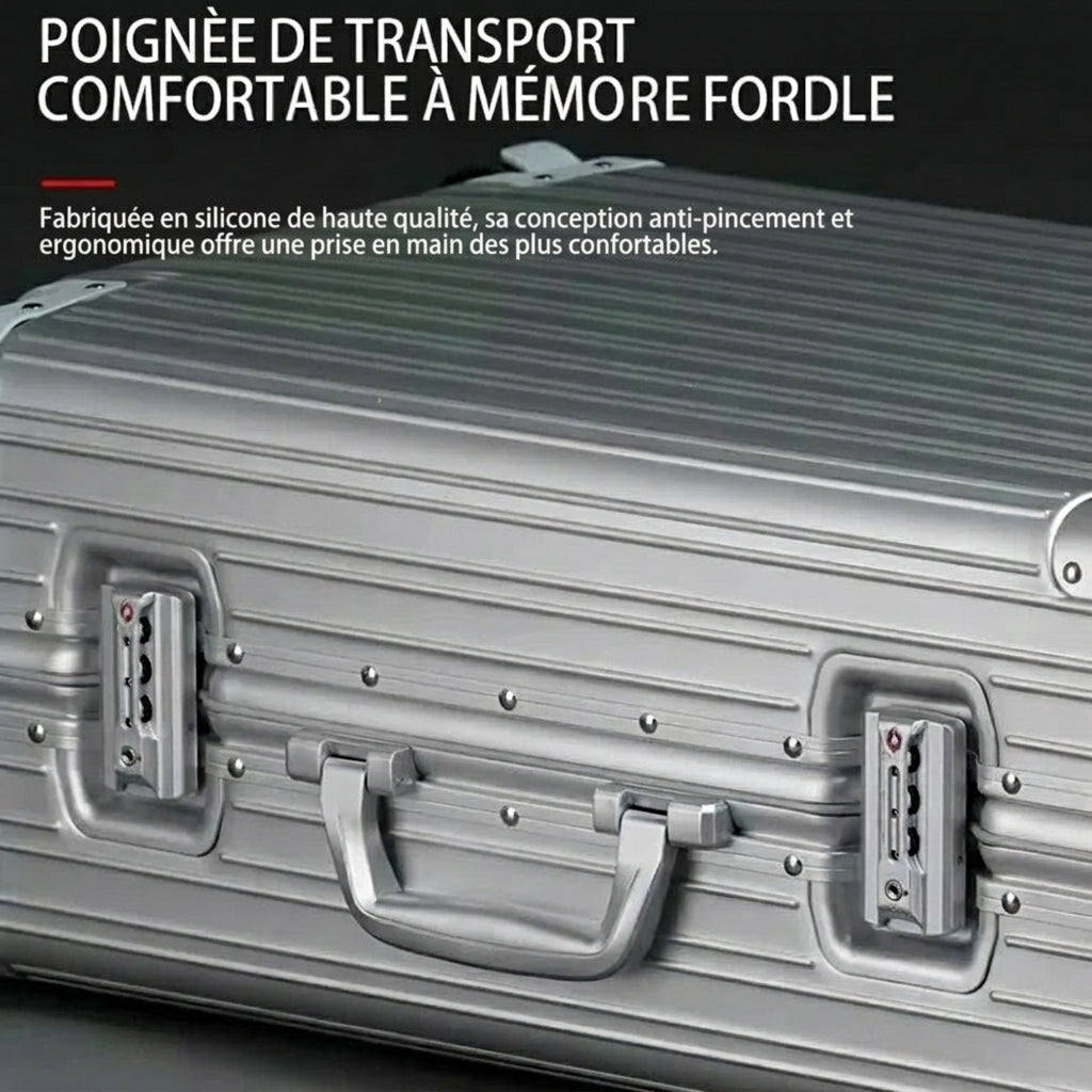Intérieur compartimenté de la valise en aluminium