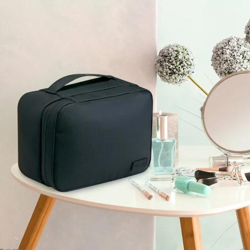 Compartiments intérieurs de la trousse à maquillage