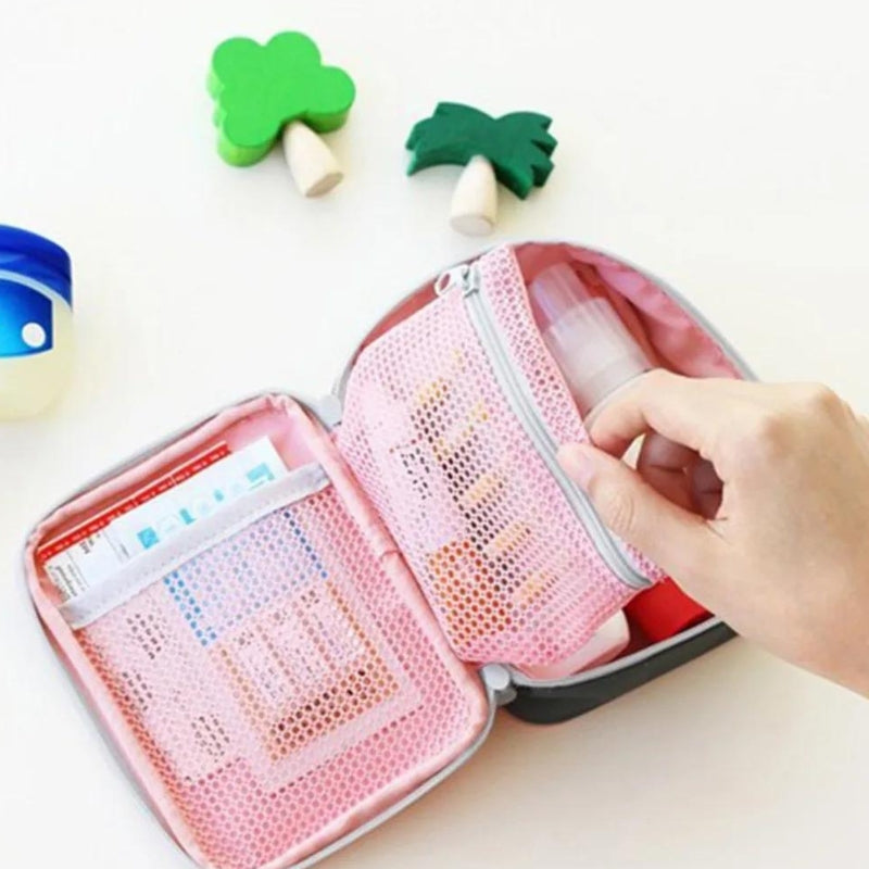 Compartiments intérieurs de la trousse à pharmacie