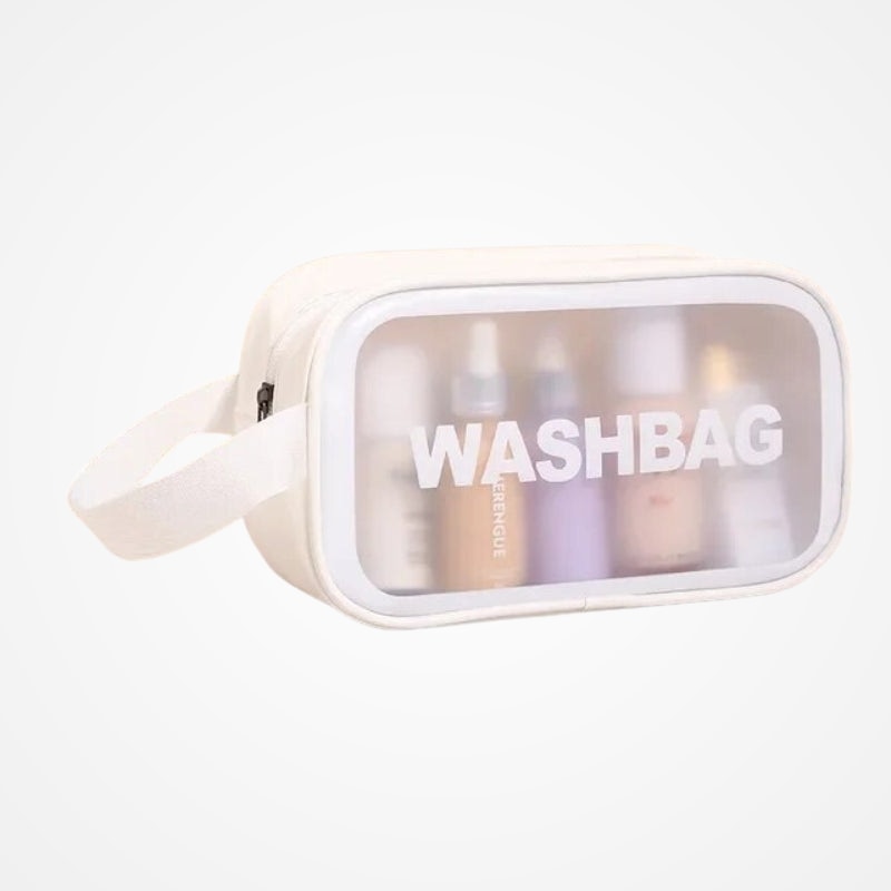 Trousse transparente remplie de produits de toilette